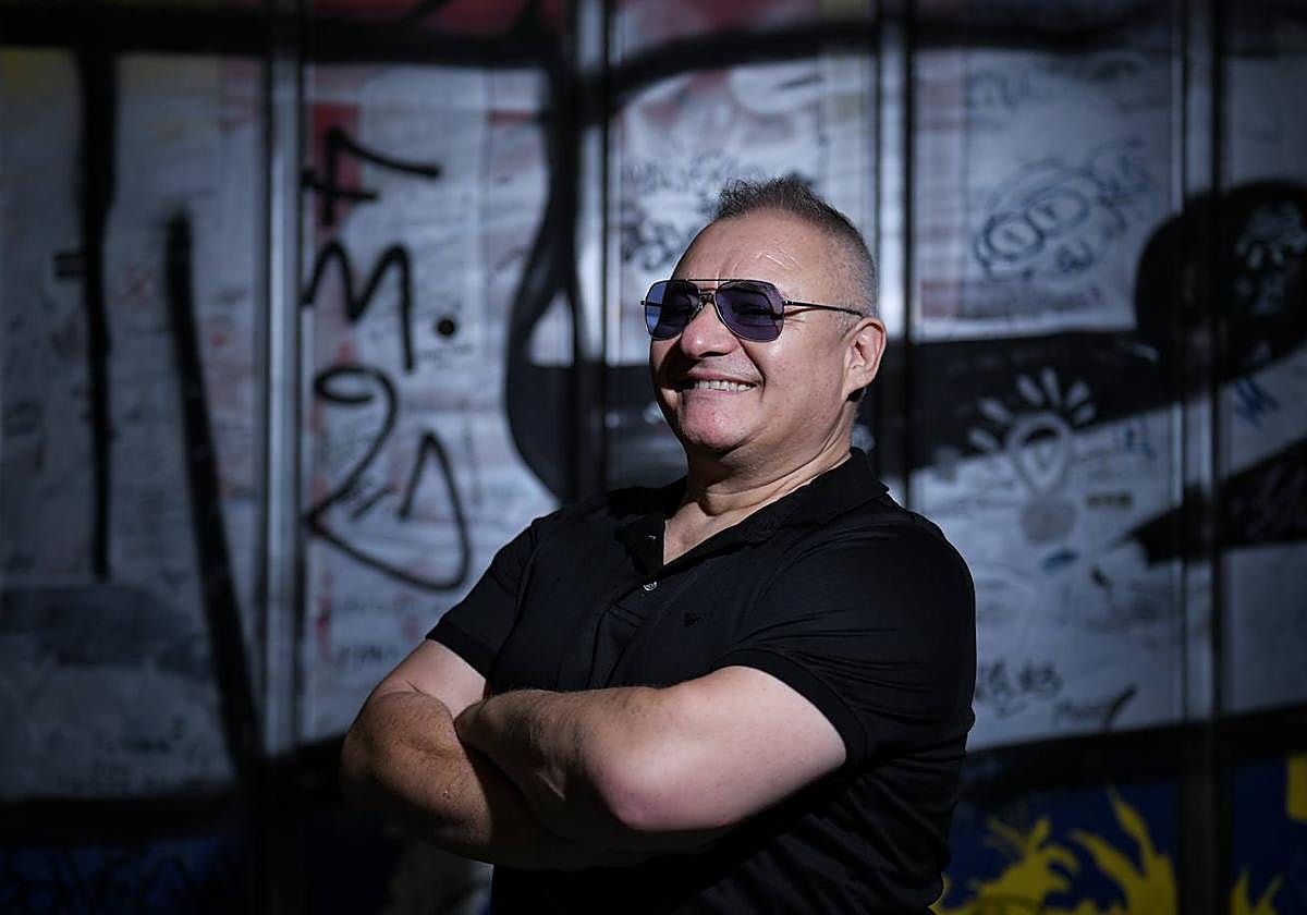 First dates, Chimo Bayo El guiño de Chimo Bayo a la cazalla en 'First Dates' Las Provincias